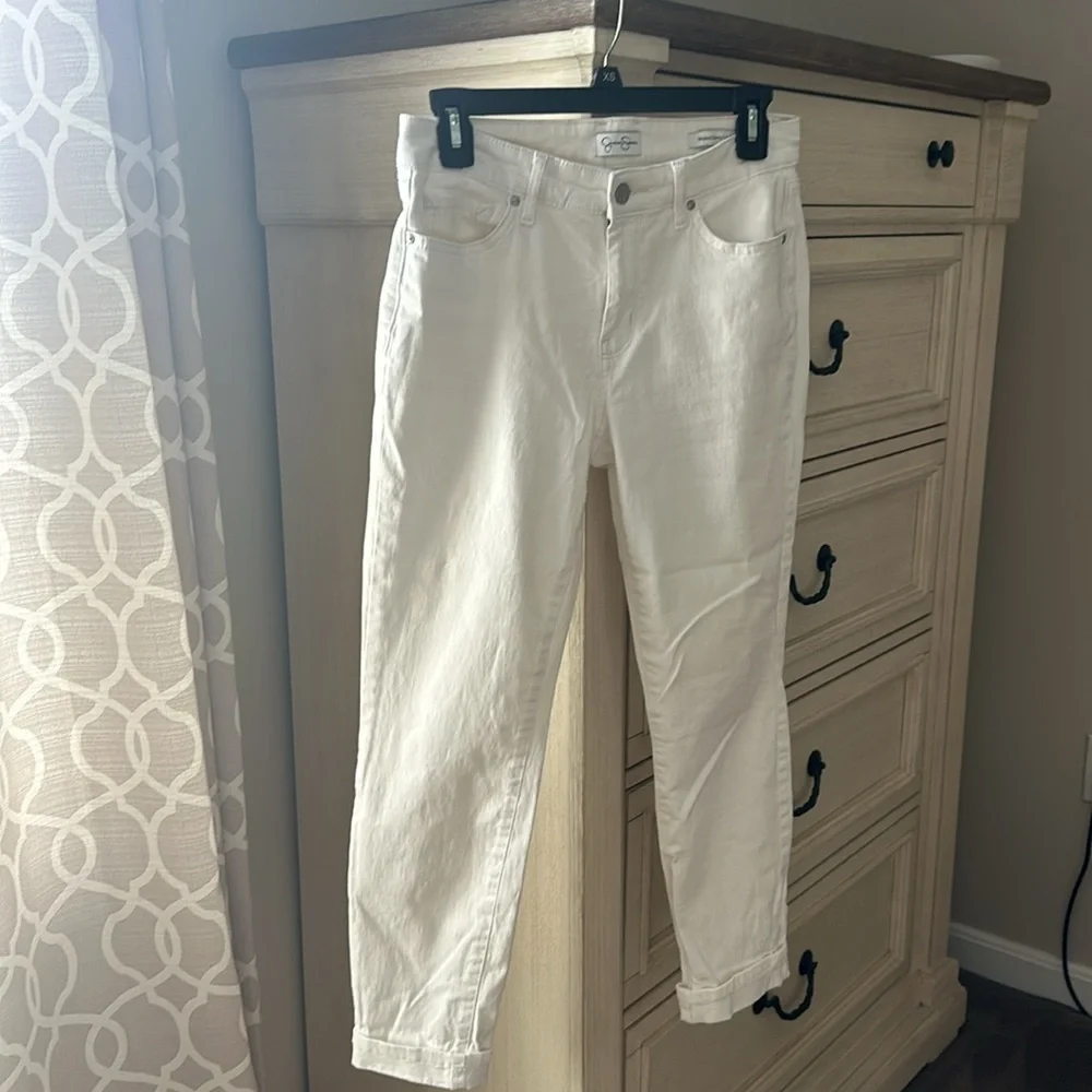Jessica Simpson relaxed skinny crop white jeans